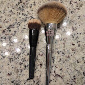 it Cosmetics 211 All Over Powder Brush & Smoothing Face Brush Bundle